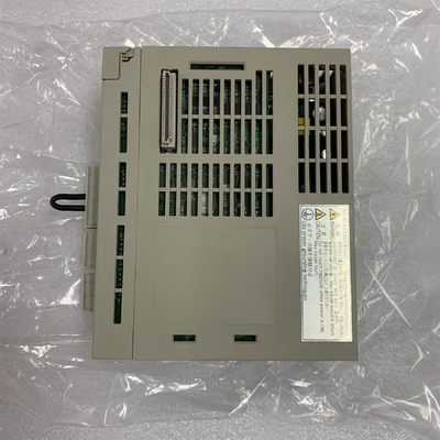 Yaskawa SGDH-02AE-OY AC SERVO AMPLIFIER 1 PHASE 200-230VAC 0.2KW NEW