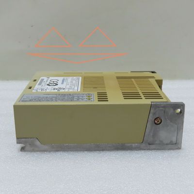 Yaskawa SGDS-01A02AY524 AC SERVO AMPLIFIER 200-230V 50/60HZ NEW