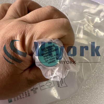 Siemens 3RG4613-3AB01 PROXIMITY SWITCH INDUCTIVE 12MM NEW AND MADE IN CHINA